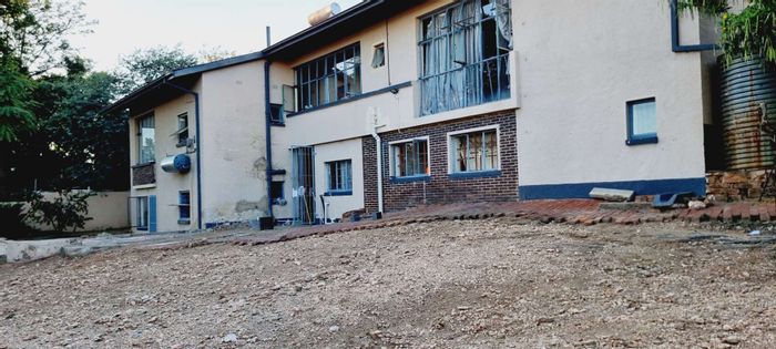 For Sale: House in Windhoek West, 6 bedrooms, ideal for offices or students.