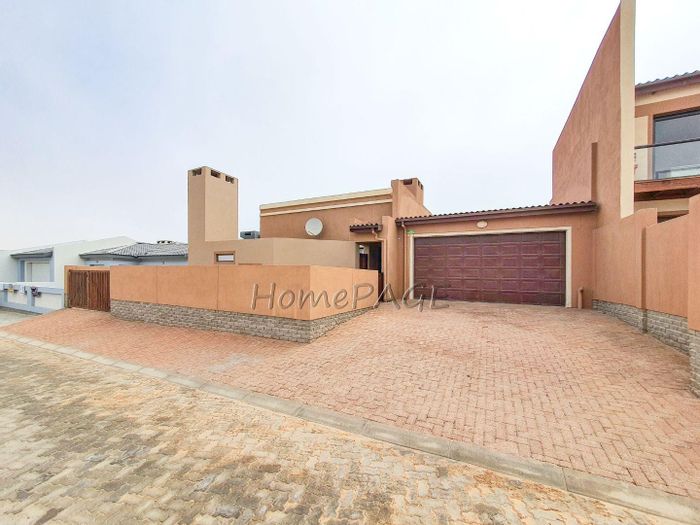 Property #2227732, House pending sale in Henties Bay Central