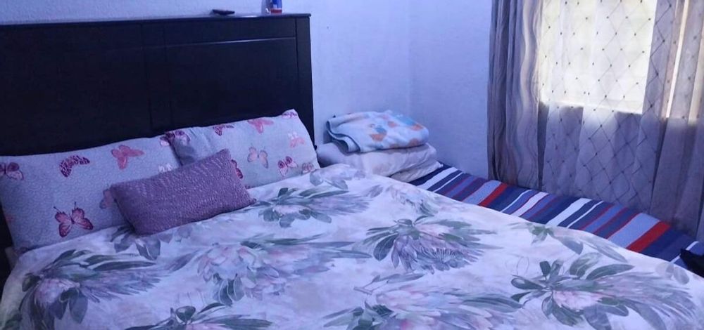 main bedroom (queen size)