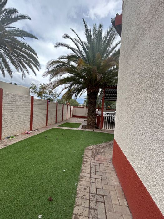 Property #2424371, House For Sale in Hochlandpark