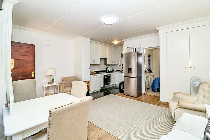 For Sale: 1-Bedroom Apartment in Morning Hill with garden, pool, and parking.