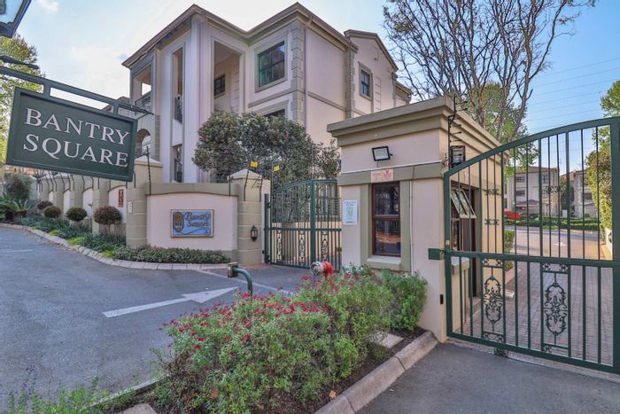 Bryanston Apartment For Sale: 2-bed, balcony, pool, parking, near schools and shops.