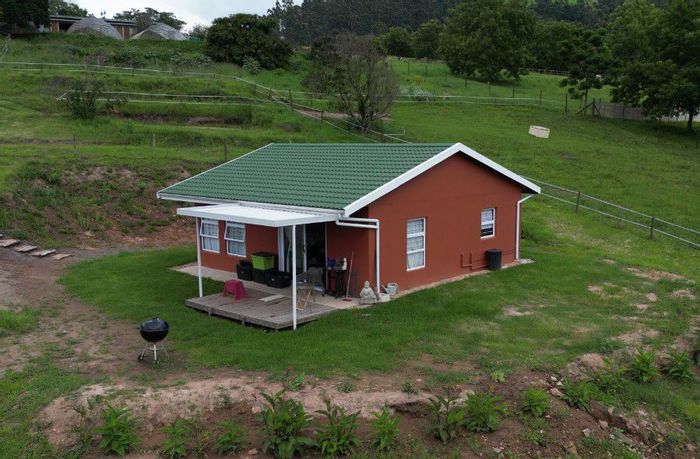 Cottage To Rent in Drummond: Equestrian estate, stabling, eco-friendly features, fenced garden.