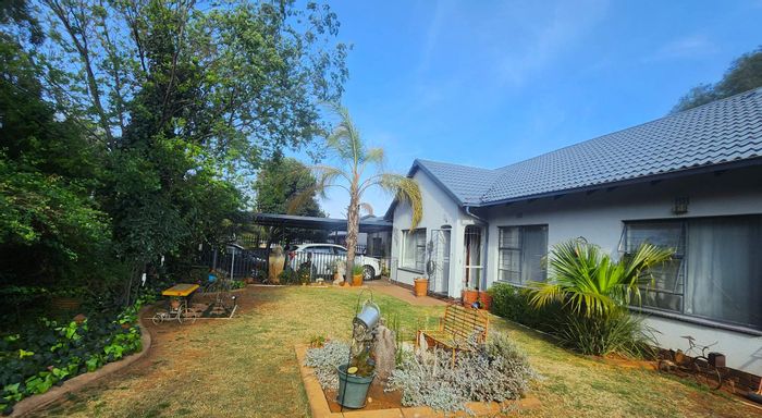 Mayberry Park House For Sale: Pool, Lapa, 4 Bedrooms, Income Suite Opportunity.