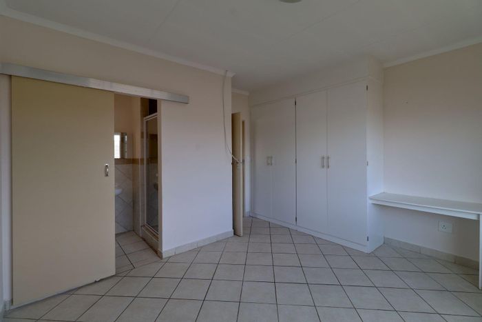 Celtisdal Apartment To Rent: 3 beds, 2 baths, garage, water included, secure living.