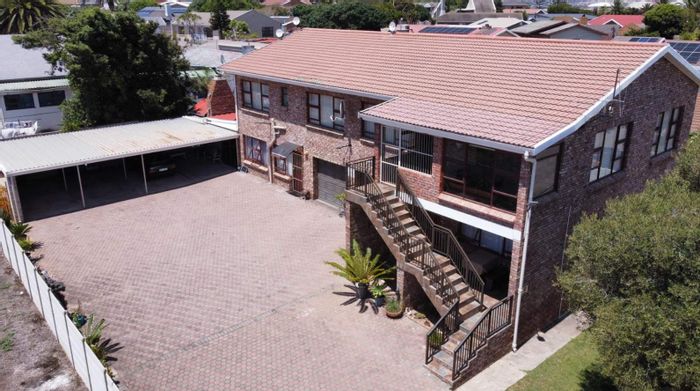 Property #2480238, House For Sale in Hartenbos Central