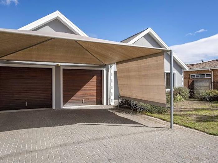 Properties in Soneike, Kuils River Rock Properties