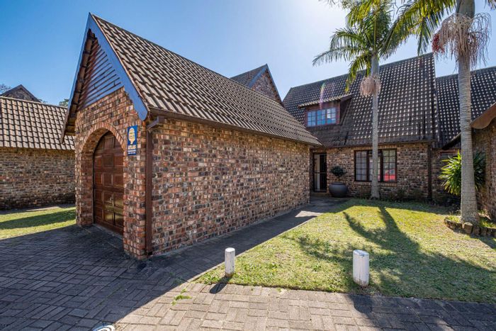 Property #2143327, Townhouse for sale in Lorraine