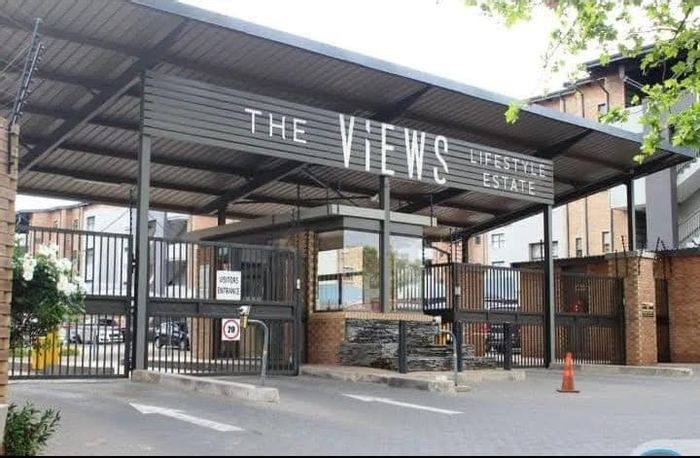 For Sale: 2-Bedroom Apartment in Boksburg East with Pool, Gym, and Security.