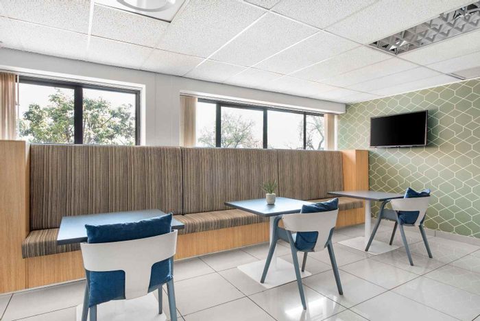 Office To Rent in Bedfordview Central: Private office, coworking space, transport access.