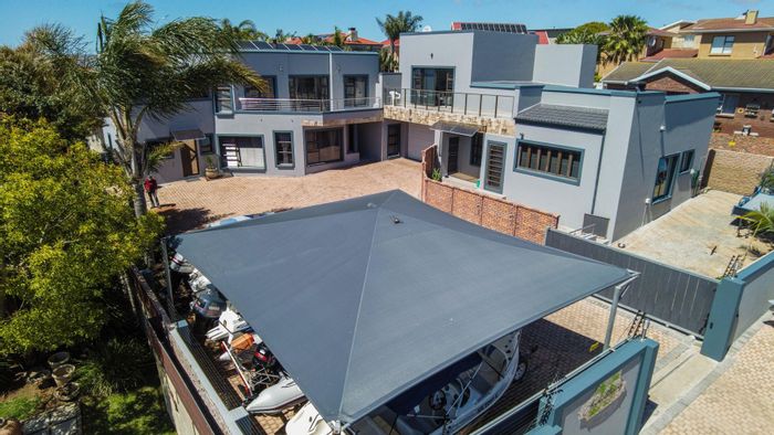 Hartenbos Heuwels House For Sale: 6 bedrooms, pool, flatlet, solar panels.