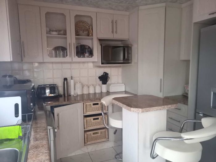 Property #2142893, House for sale in Daveyton Ext 2