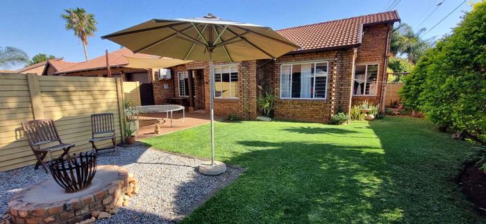 Property #2192048, Townhouse for sale in Rooihuiskraal North