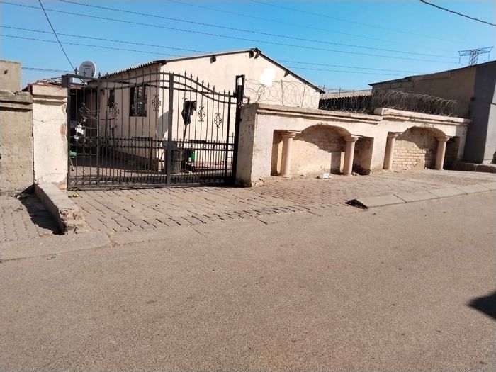 Property #2263358, House for sale in Kaalfontein