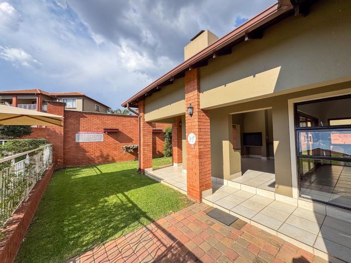 Glenvista Townhouse For Sale: 2 bed, pool, clubhouse, security, garden patio.