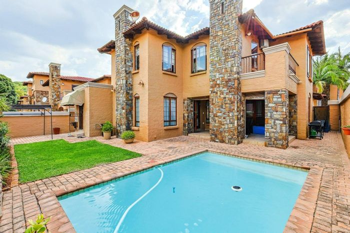 Lynnwood Manor House For Sale: 3 beds, pool, security, garage, and more.