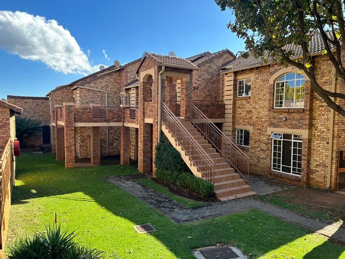 Property #2150222, Townhouse for sale in Mooikloof Ridge