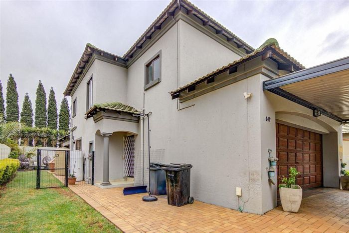 For Sale: Cluster in Pomona with pool, 3 beds, 24-hour security, and garages.