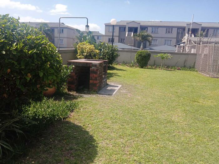 North Beach Apartment For Sale: 2 bedrooms, balcony, pool, and braai area.