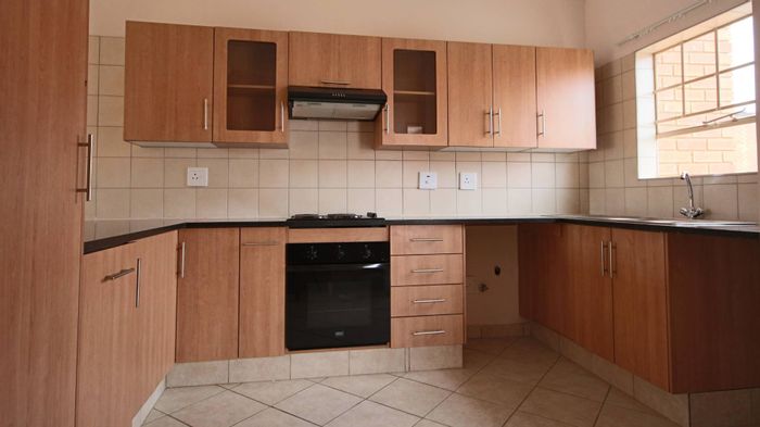 Property #2055478, Apartment rental monthly in Elarduspark