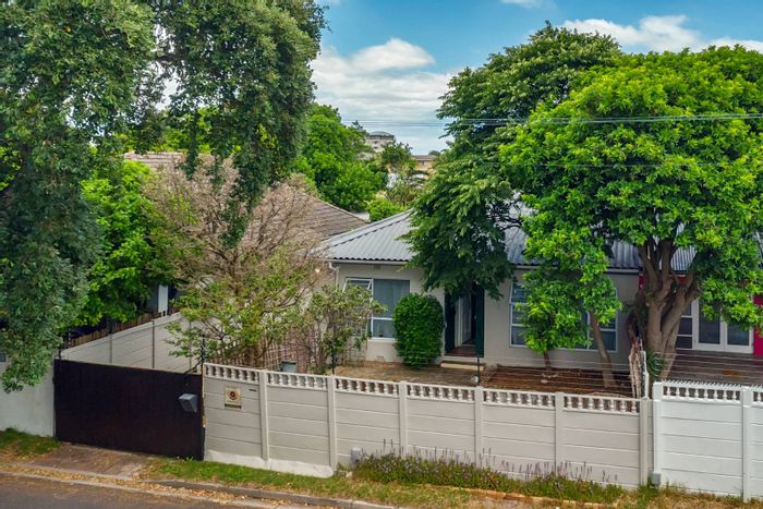 Claremont House For Sale: Four bedrooms, electric fencing, garage, close to amenities.