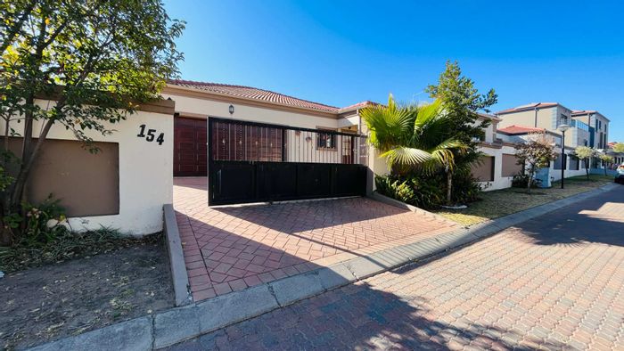 Spacious 3-Bedroom House to Rent in Kyalami AH, Close to Schools & Shops!