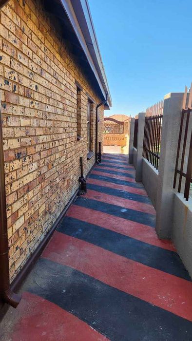 Property #2153883, House rental monthly in Karenpark