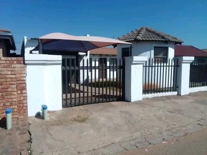 Property #2206326, House for sale in Etwatwa