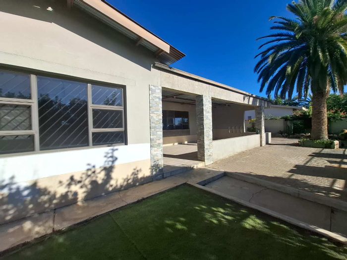 For Sale: Spacious Pioniers Park house with pool, lapa, and ample parking.