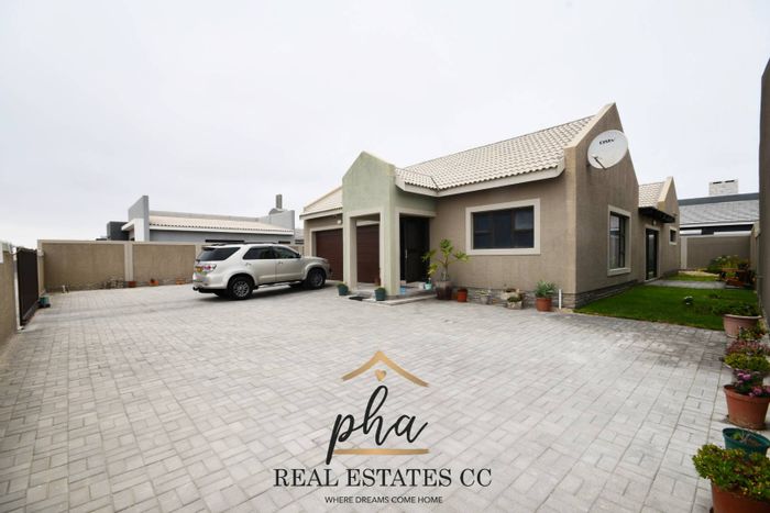 Modern Family House for Sale in Swakopmund Ext 15