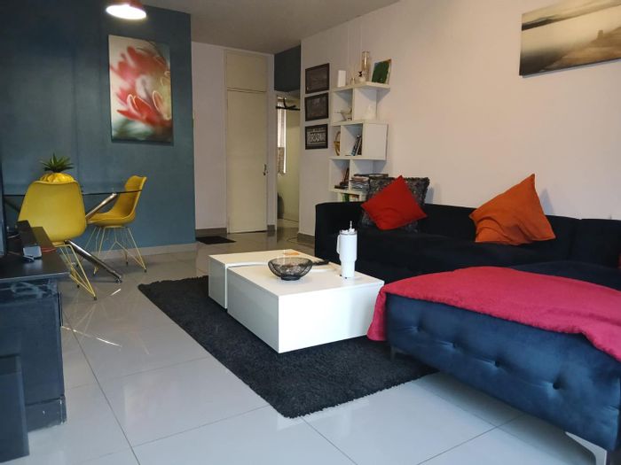 1-Bedroom Apartment For Sale in Kempton Park Central with Double Parking and Garden Access.