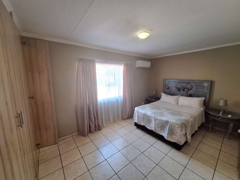 Main bedroom en-suite