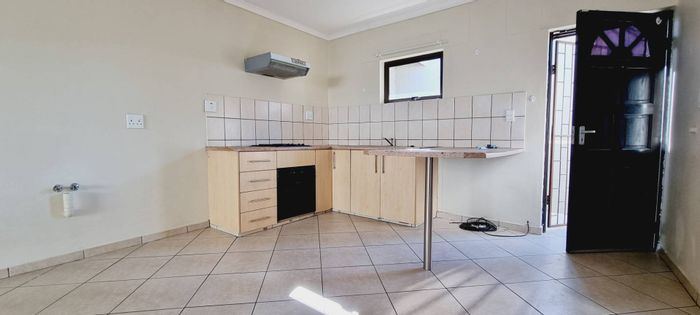 Windhoek West Apartment For Sale – 5 Min Walk to NUST, Balcony with Braai