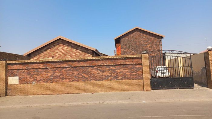 Property #2137246, House for sale in Tembisa Ext 12