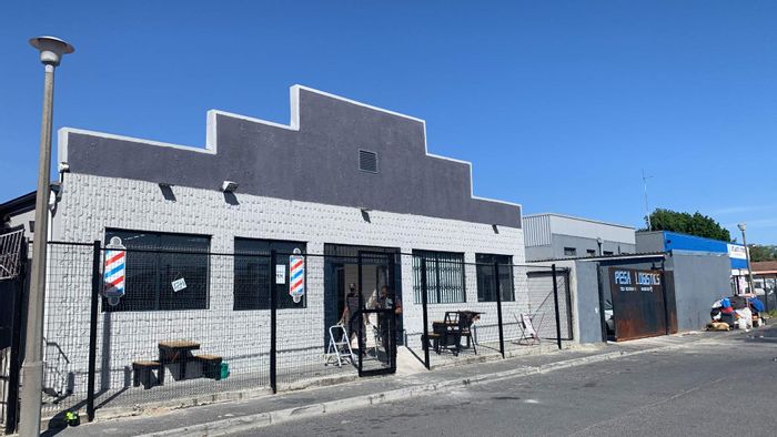 Mixed Use Space To Rent in Kuils River Central - Retail/Office with Parking Access