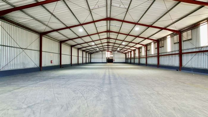 Phoenix Industrial: To Rent - 2,832m² warehouse, 2,000m² yard, 400A power.