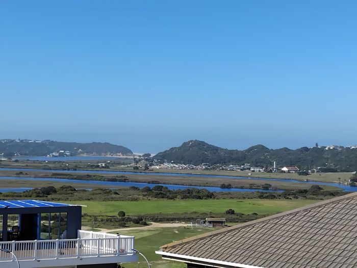 Townhouse for Sale in Great Brak River Central: River views, gas kitchen, tranquil location.