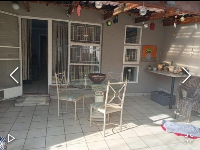 3-Bedroom Townhouse For Sale in Kempton Park Ext 5 with private garden and garage.