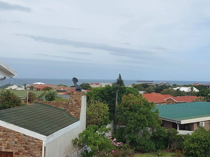 Property #2339395, House Rental Monthly in Hartenbos Central