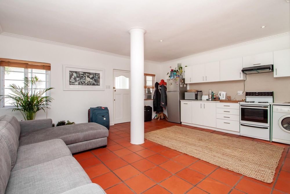 Open plan living/kitchen area