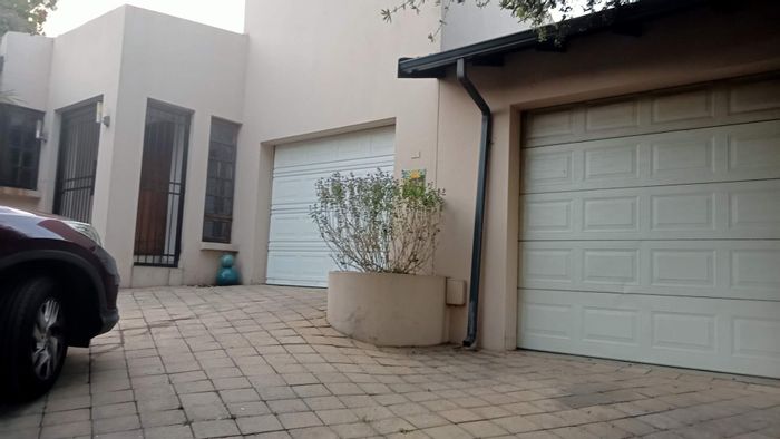 Property #2153774, House rental monthly in Lonehill