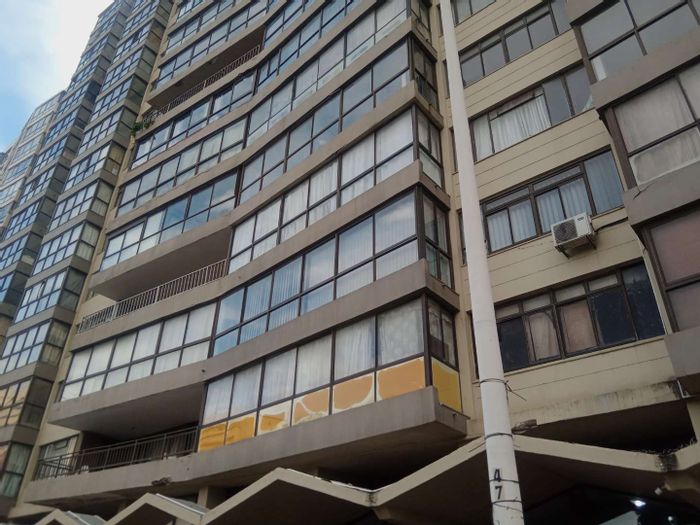 For Sale: South Beach Apartment with 1.5 Bedrooms, Security, and Investment Potential.