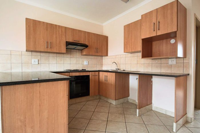 2-Bedroom Apartment To Rent in Elarduspark with pool, clubhouse, and security.