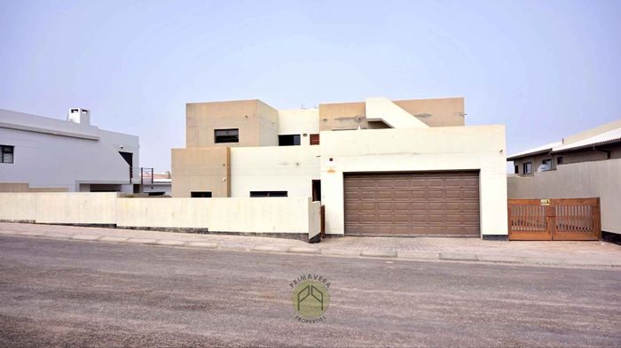 Executive Ocean View House for Sale: 3 En-Suite Bedrooms, Rooftop Terrace, Spacious Yard