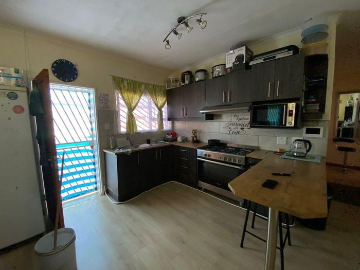 For Sale: House in Okahandja Central with 3 beds, garage, and security features.