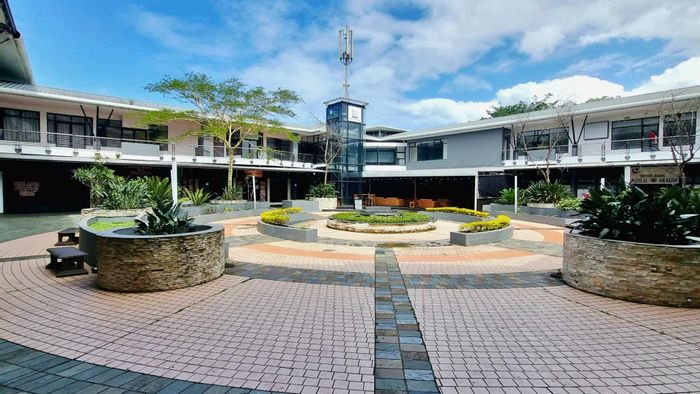 Mixed Use Property To Rent in Somerset Park: Fibre-ready, secure, flexible layout options.