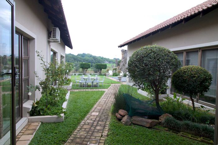 House for Sale in Randburg Central: 3 beds, study, solar pool, CCTV security.
