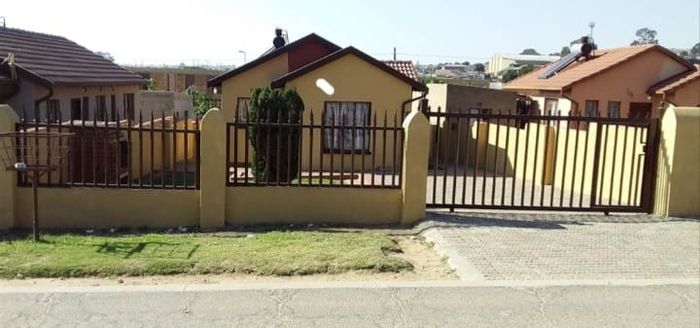 Property #2216248, House rental monthly in Klipfontein View