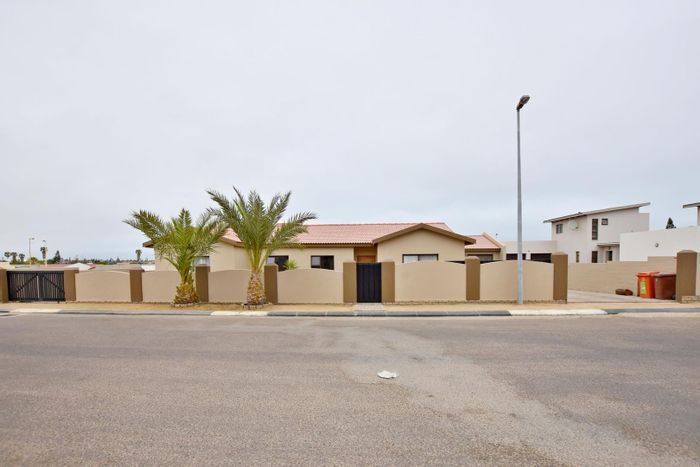 For Sale: Spacious Swakopmund Ext 9 house with approved flat plans and BBQ room.