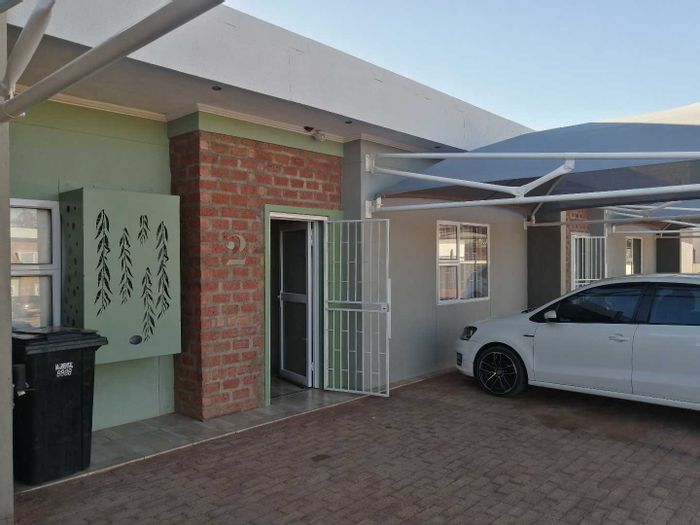 Property #2108951, Townhouse for sale in Mariental